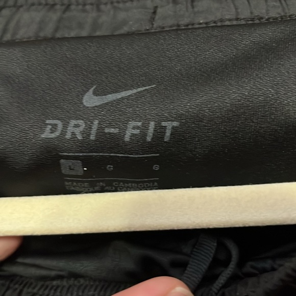 Nike black dry fit shorts, lined.  Xl - Picture 3 of 3